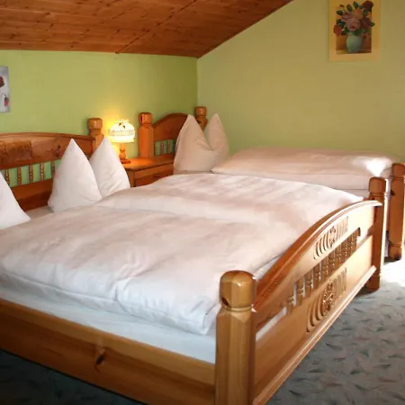 Ferienhaus Vogelfrei Holiday home Bobrach